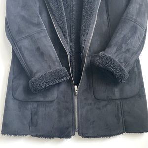Banana Republic Faux shearling black coat round collar zip up pockets in front.M